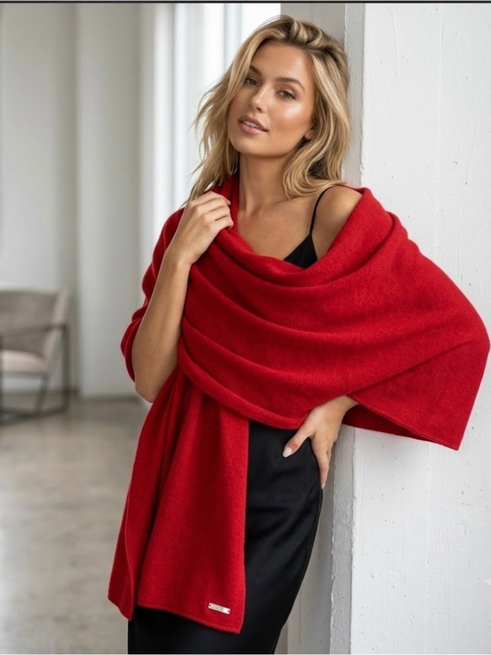 🔴 Michael Kors 💯 Cashmere Wrap- Elegant Layering Accessory